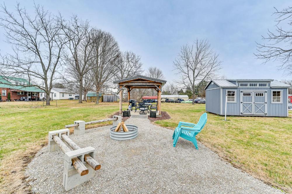 Charming Cave City Vacation Rental with Fire Pit!